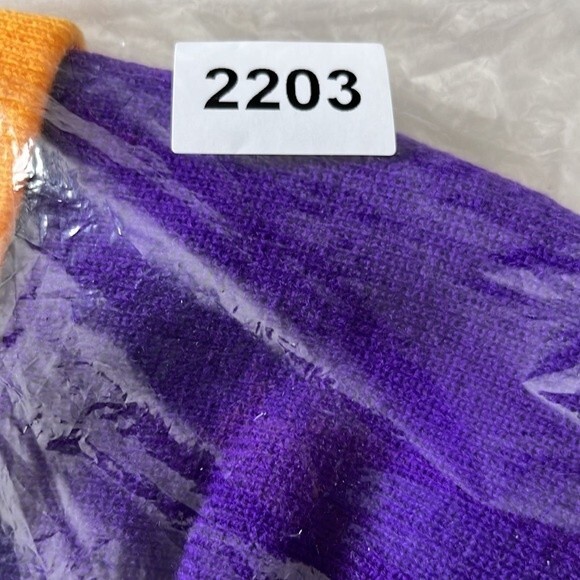 Minnesota Vikings Embroidered Logo Cuffed 1961 Beanie Purple Gold Adult Size NWT - Picture 4 of 4